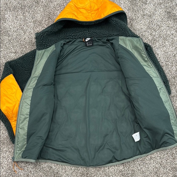 Men’s Nike Hooded Jacket - Picture 7 of 9